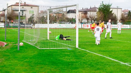 Remis Pilicy Białobrzegi z outsiderem na wyjeździe, choć goście odrobili dwie bramki