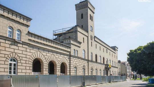 Remont ratusza potrwa dłużej