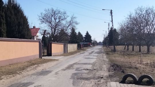 Remonty dróg i budowa Centrum Kultury w Wierzbicy