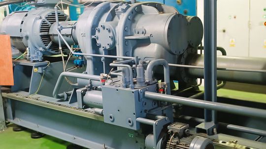 Remonty maszyn przemysłowych: Klucz do efektywności i bezpieczeństwa w przemyśle