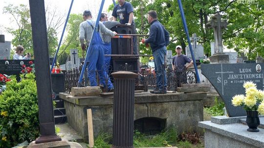 Renowacja zabytkowego nagrobka Mierzyńskich