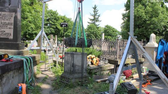 Renowacje na radomskim cmentarzu rzymskokatolickim