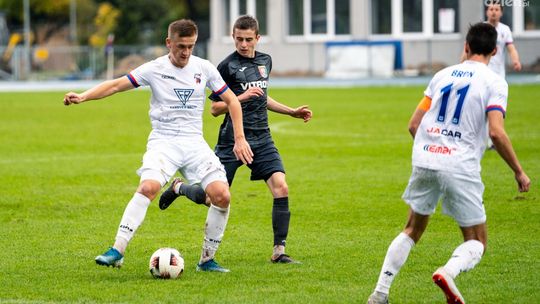 Rezerwy Legii na drodze piłkarzy Broni