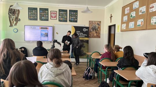 Robotyzacja w zasięgu ręki -  nowatorskie warsztaty z robotyki w regionie radomskim