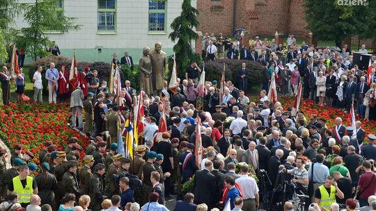 Rok temu stanął w Radomiu pomnik... (OPINIE)