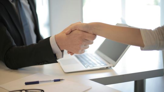 Rola zewnętrznych partnerów w rozwoju strategii HR