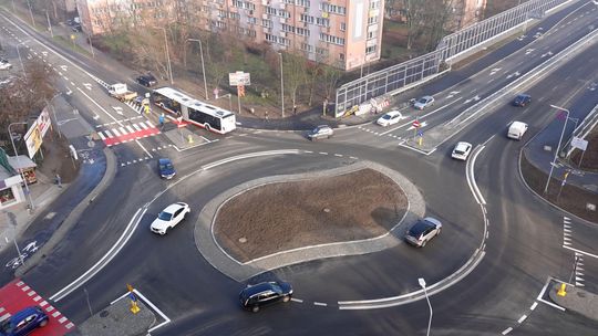 Rondo na skrzyżowaniu ul. Żeromskiego i Zbrowskiego otwarte Rondo na skrzyżowaniu ul. Żeromskiego i Zbrowskiego otwarte