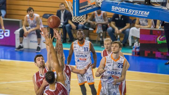 ROSA powalczyła z mistrzem