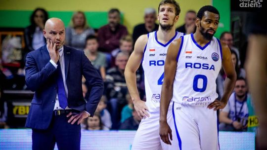 ROSA wysoko prowadziła, ale przegrała w Dąbrowie
