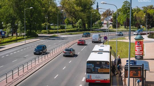 Rozkłady jazdy i trasy autobusów w mapach Google