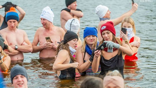 Rozpoczęcie sezonu Radomskich Morsów w Siczkach (zdjęcia)