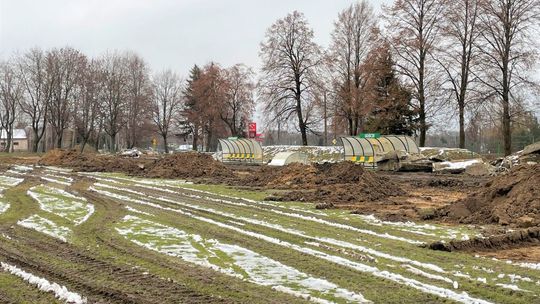 Rozpoczęły się prace przy przebudowie stadionu w Przysusze 