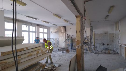 Rozpoczęły się prace przy przebudowie stołówki szkolnej w Jedlińsku