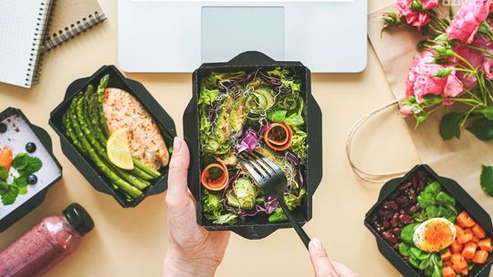 Rozprawiamy się z mitami na temat diety pudełkowej. To trzeba wiedzieć!