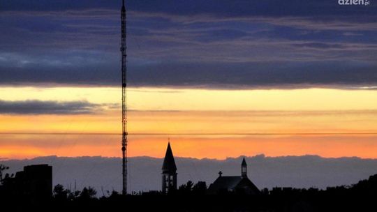 Runie wielki maszt przy ul. Przytyckiej!