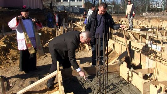 Rusza budowa pawilonu sportowego w Pionkach