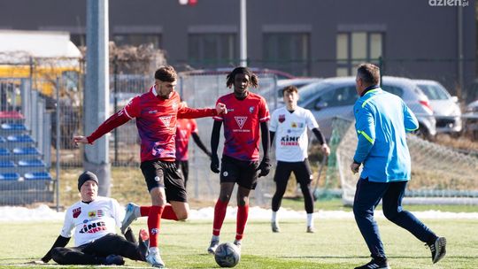 Rusza runda wiosenna w Betlic 3. Lidze. Broń rozpocznie na wyjeździe z rezerwami Legii