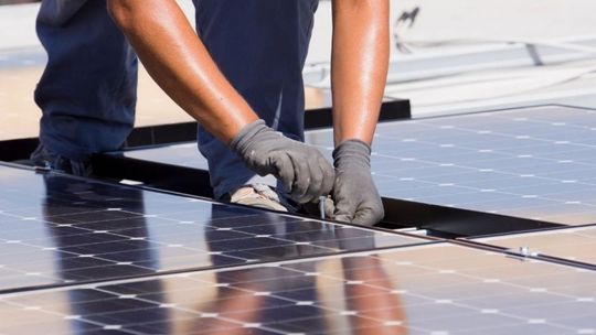 Rząd atakuje fotowoltaikę? To ostatnia szansa na tani prąd