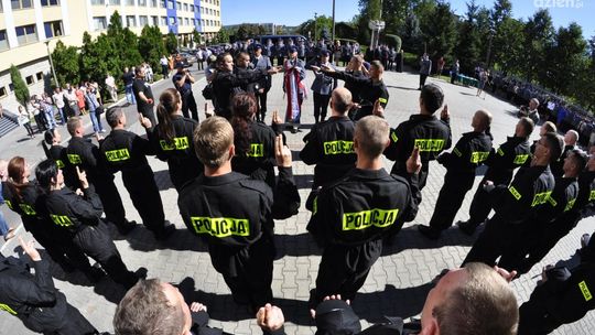 Rzesze chętnych do policji