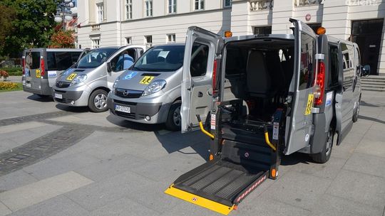 Są nowe auta do przewozu niepełnosprawnych