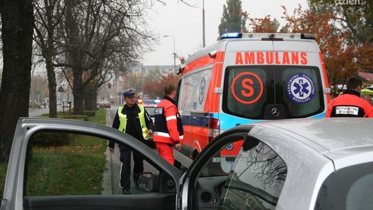 Samochód potrącił kobietę na pasach!