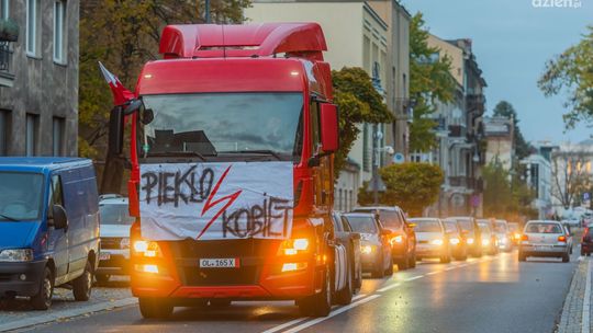Samochodowy protest. "Nie przestaniemy strajkować"