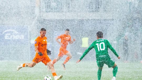 Seria przerwana. Radomiak przegrał z Zagłębiem. Atak zimy nad stadionem w Radomiu!