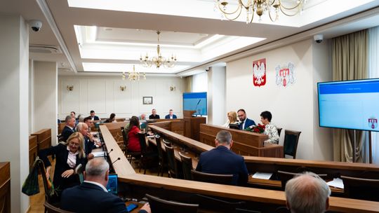 Sesja absolutoryjna. Zobacz transmisję