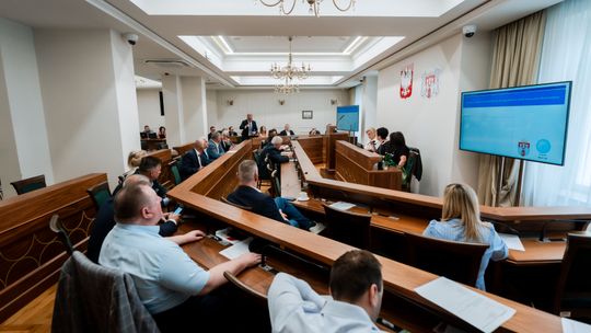 Sesja Rady Miejskiej w Radomiu. Oglądaj na żywo