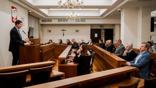 Sesja Rady Miejskiej w Radomiu. Oglądaj na żywo Sesja Rady Miejskiej w Radomiu. Oglądaj na żywo