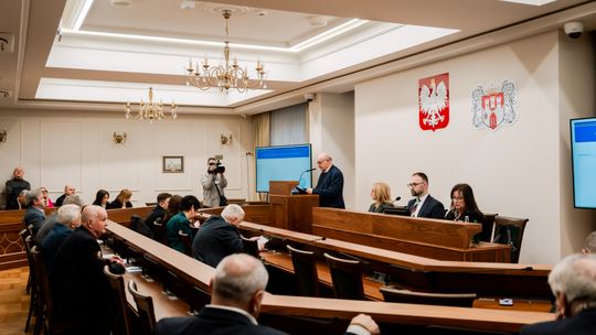 Sesja Rady Miejskiej w Radomiu. Oglądaj na żywo