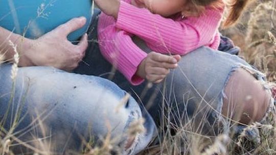 Sesja zdjęciowa w ciąży - czy warto się na nią zdecydować?