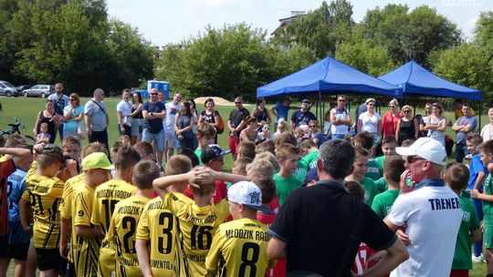 Setki dzieci rywalizowały w piłkarskim turnieju