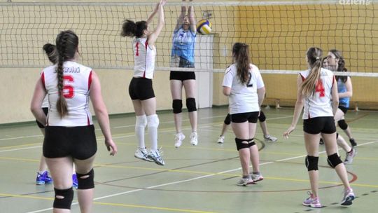Siatkarki ze Zwolenia najlepsze w turnieju walentynkowym