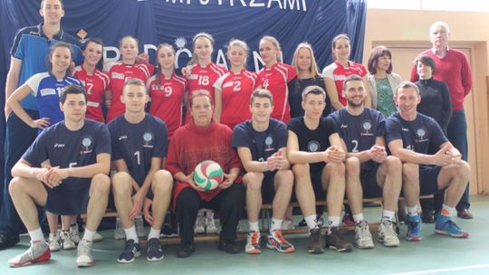 Siatkarska damsko-męska rywalizacja w VIII LO