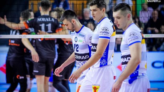 Siatkarz opuszcza Cerrad Czarnych