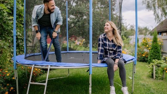 Skakanie na trampolinie – jakie mięśnie pracują i co daje regularna aktywność?
