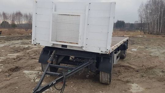 Skaryszew. Dwóch mężczyzn ukradło przyczepę