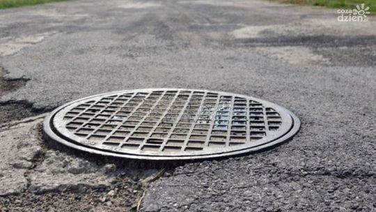 Skarżą się na fetor, a w kanalizacji nawet... martwe kury