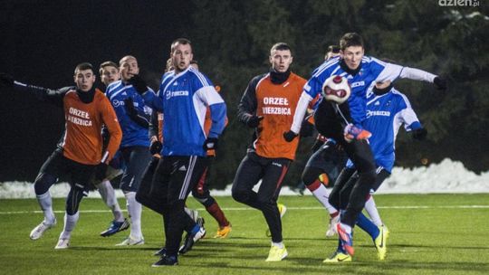 Skromna wygrana Broni w sparingu z Orłem