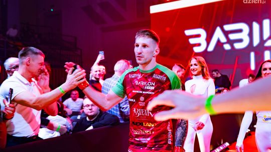 Marcin Skrzek przegrał przed czasem z Krzysztofem Mendlewskim i nie zdobył pasa