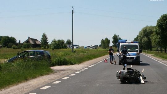 Skuterem uderzył w osobówkę