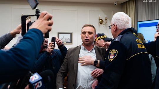 Śledztwo umorzone. Bąkiewicz oczyszczony z zarzutów. Polityk komentuje decyzję prokuratury