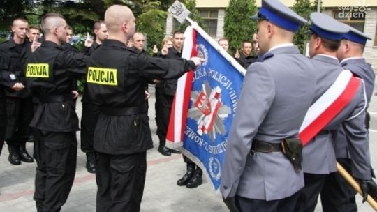 Ślubowanie 33 nowo przyjętych policjantów