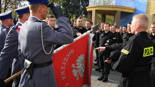Ślubowanie 64 nowych policjantów KWP