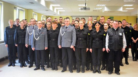 Ślubowanie nowych policjantów