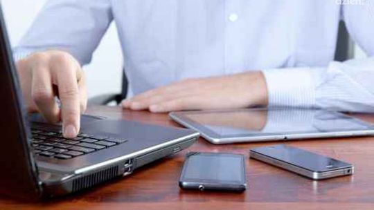 Smartfon - zabawka Polaków