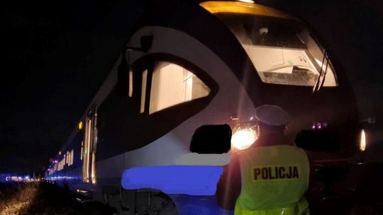 Śmiertelne potrącenie na torach. Policjanci ustalają tożsamość mężczyzny