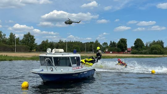 Śmigłowiec, woda i wysokość. Ogólnopolskie ćwiczenia ratowników w Domaniowie