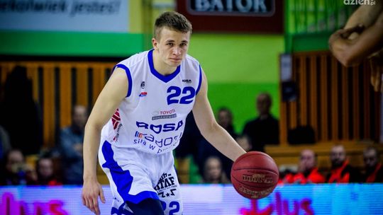 "Smoki" zagrają z "sąsiadem"